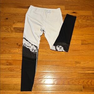 Layer 8 womens Leggings - Black and White